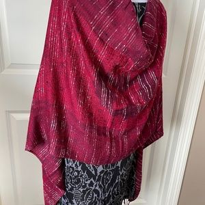 Burgundy red/black/white mid-weight scarf with fringe.